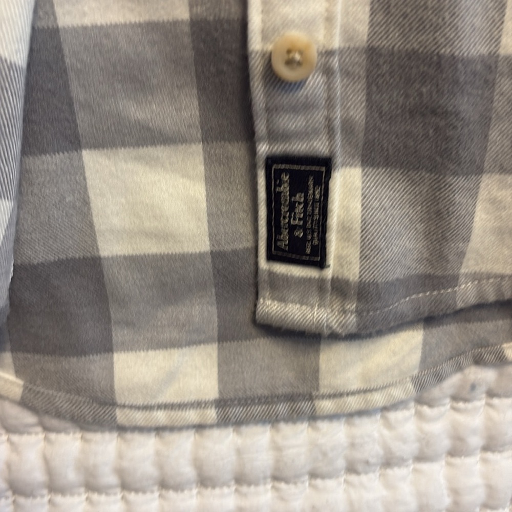 Abercrombie & Fitch Soft Flannel in Gray and White, Size Small, NWT - Picture 11 of 12